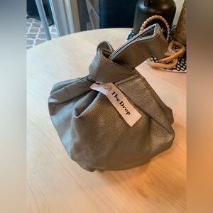 NWT The Drop Avalon Small Tote Bag in Metallic Silver